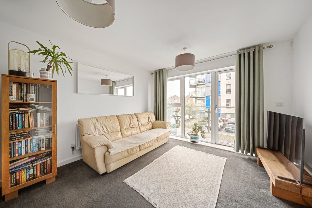 Property photo 3 of 13 4735993