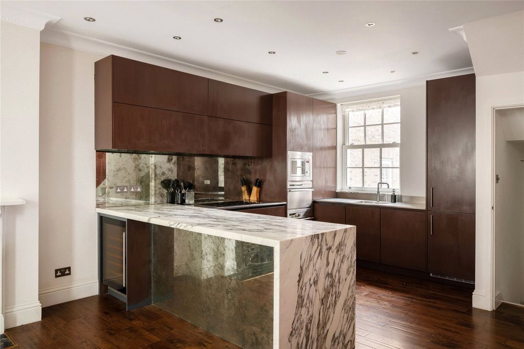 Property photo 2 of 28 Picture No. 41