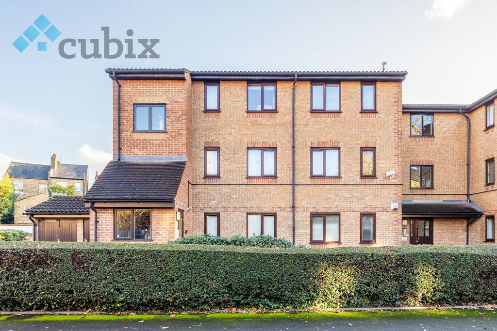 Property photo 2 of 18