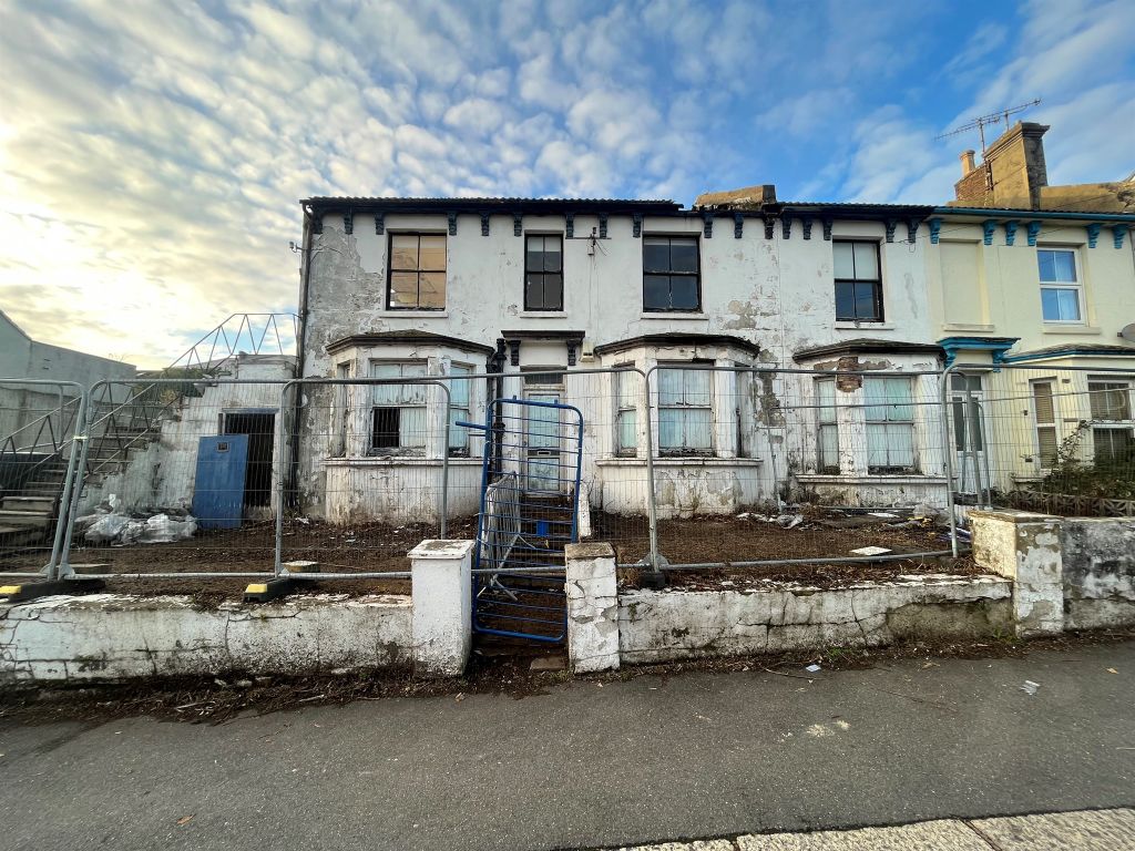 Property photo 2 of 7