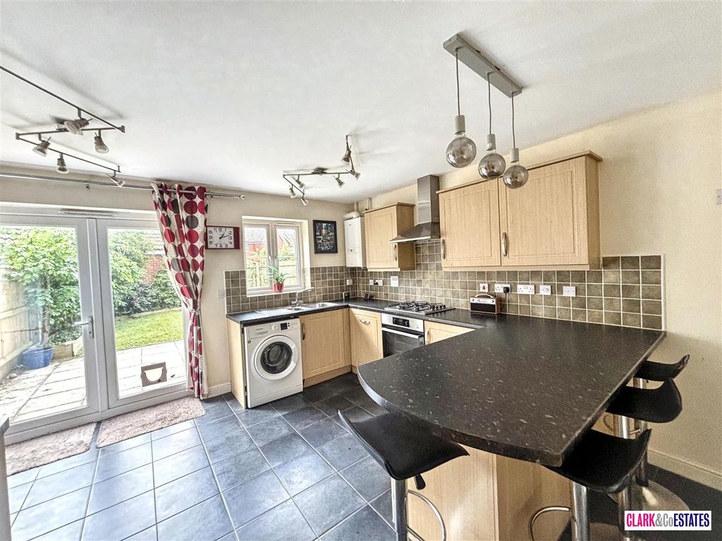 Property photo 2 of 15 Kitchen