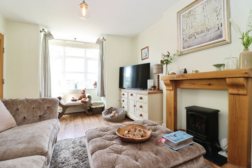 Property photo 3 of 27
