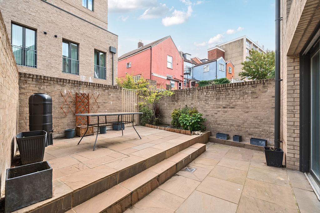 Property photo 1 of 22 Patio Garden