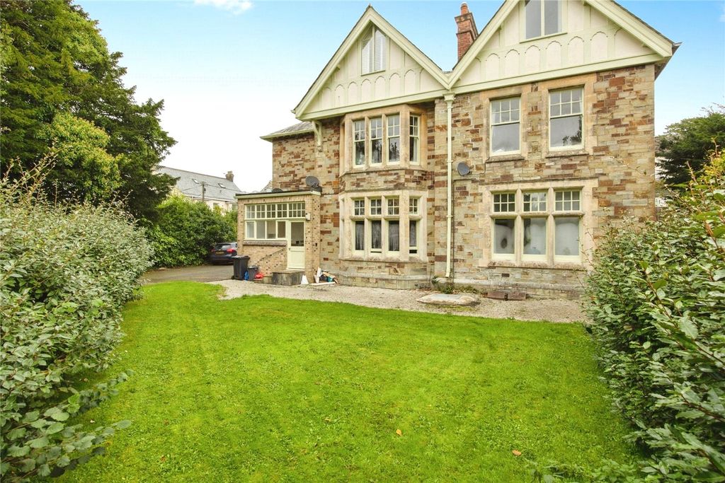 Property photo 1 of 17 Picture No. 16