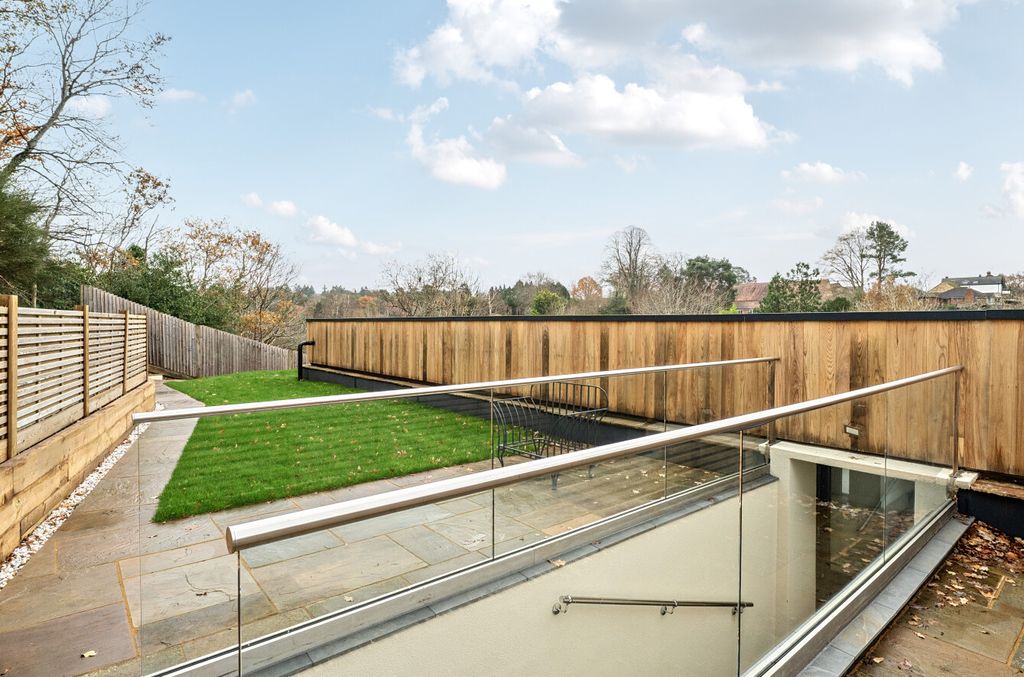 Property photo 3 of 23