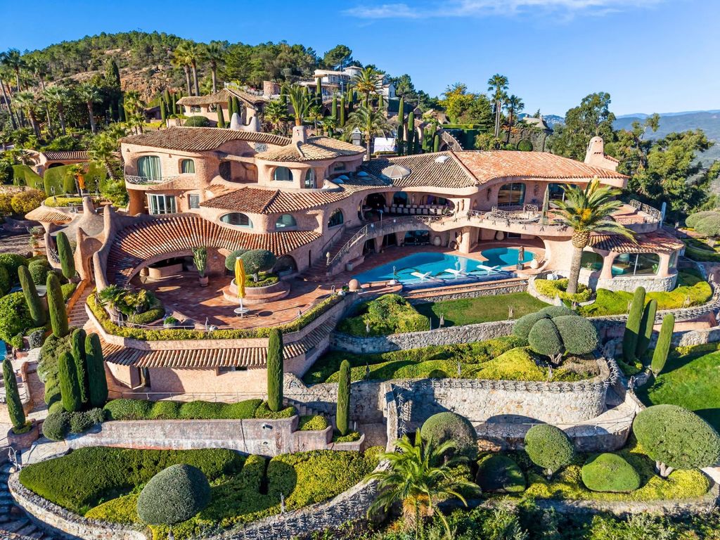 Property photo 2 of 45