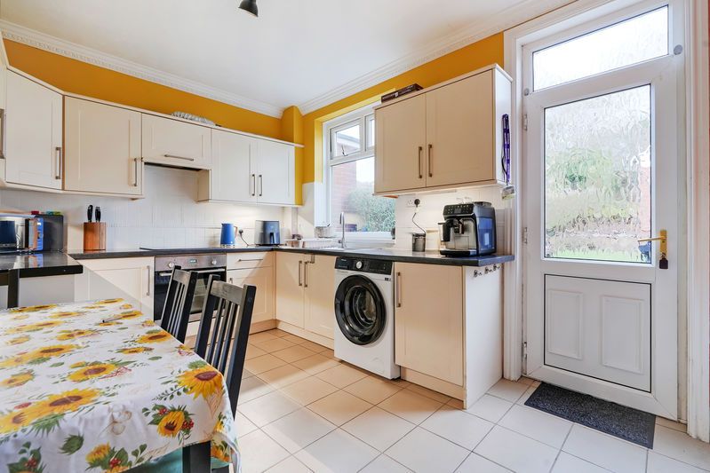 Property photo 3 of 28 Dining Kitchen