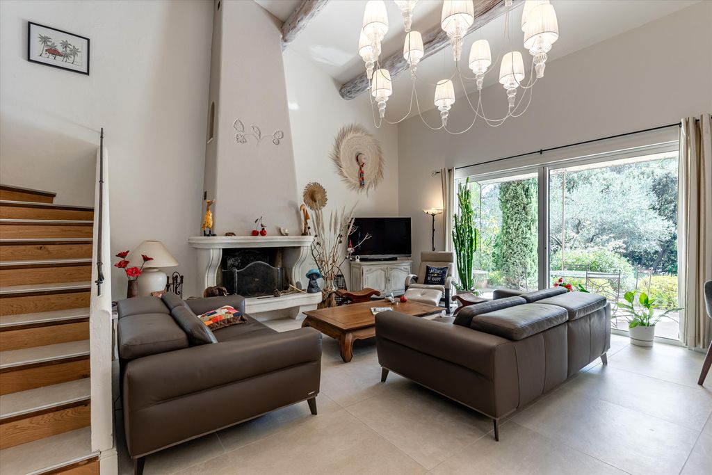 Property photo 2 of 20 Image