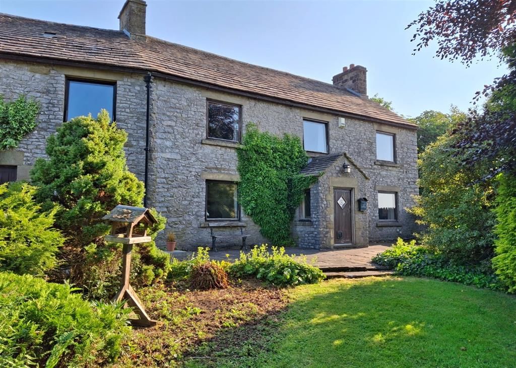 Property photo 2 of 18