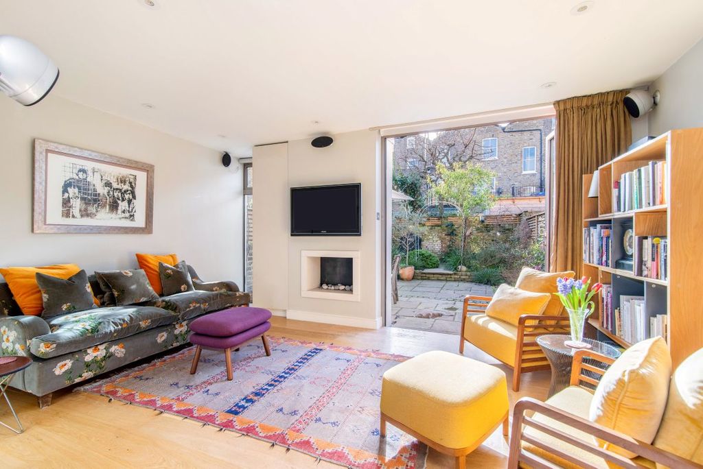 Property photo 2 of 12