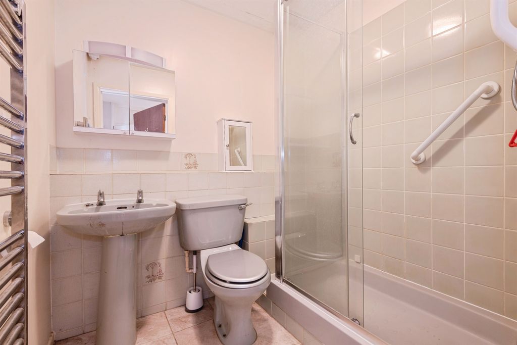 Property photo 3 of 11