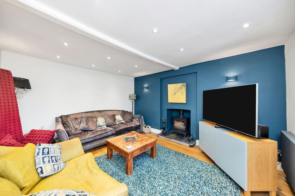 Property photo 3 of 39