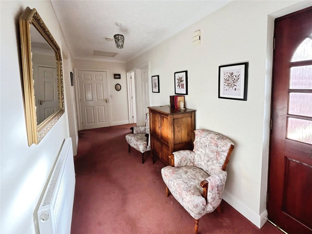 Property photo 2 of 12 Hallway