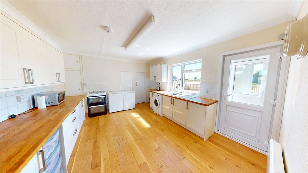 Property photo 3 of 21 Picture No. 03
