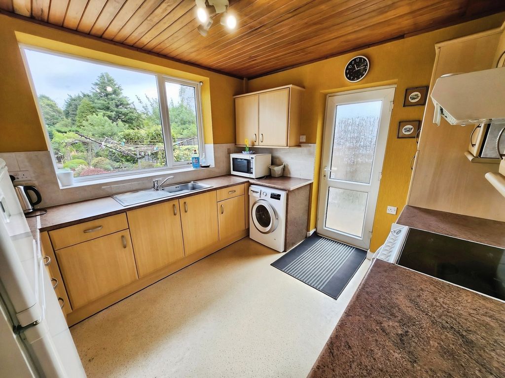 Property photo 3 of 15 Kitchen