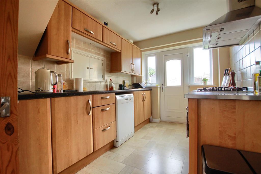 Property photo 3 of 8 Sb3.Jpg