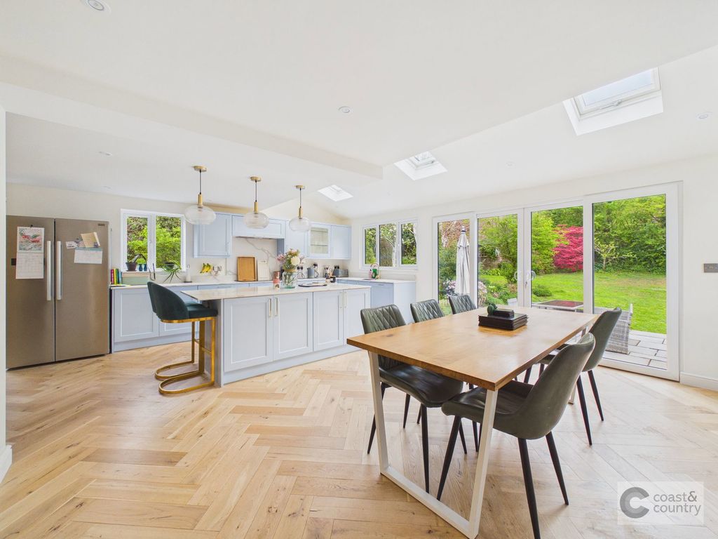 Property photo 3 of 31