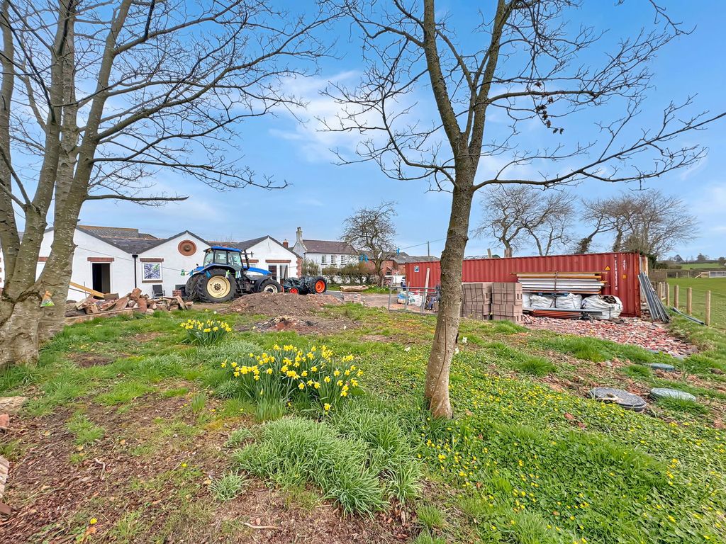 Property photo 2 of 18