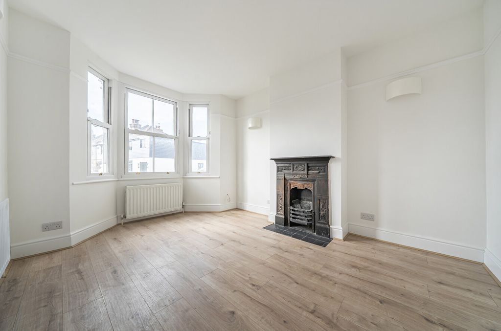 Property photo 2 of 14 Lounge2