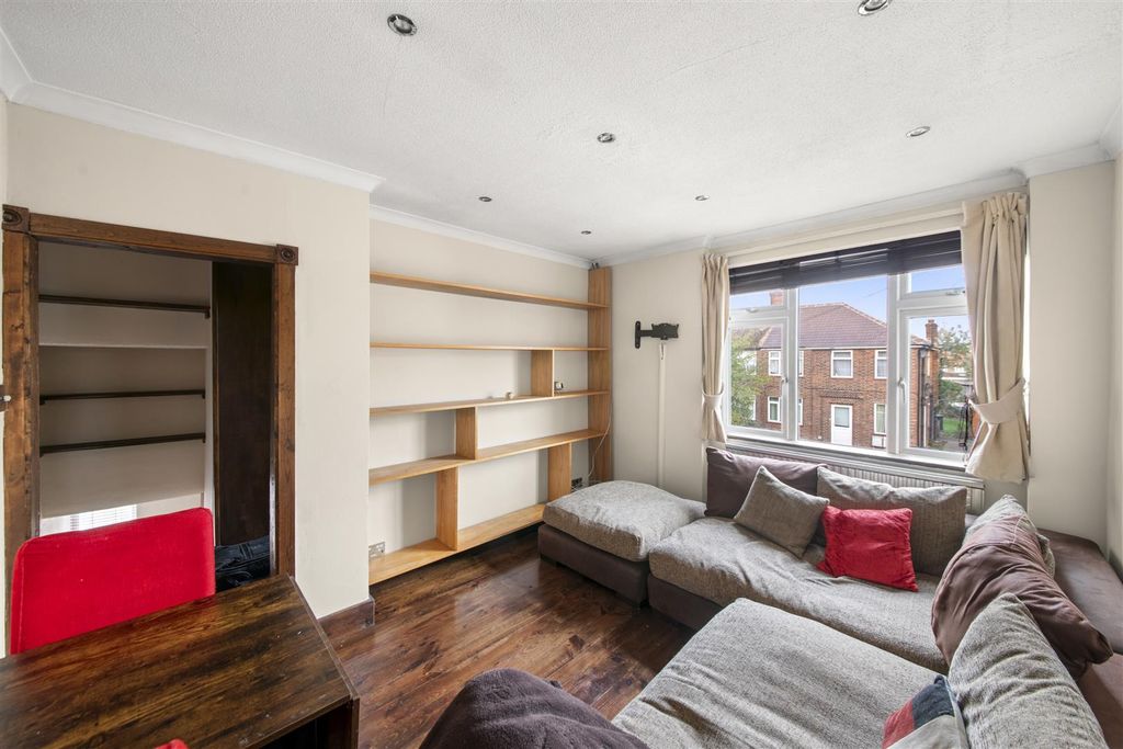 Property photo 2 of 14 3