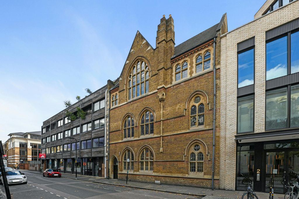 Property photo 2 of 11 Olbc66Leonardst2.Jpg