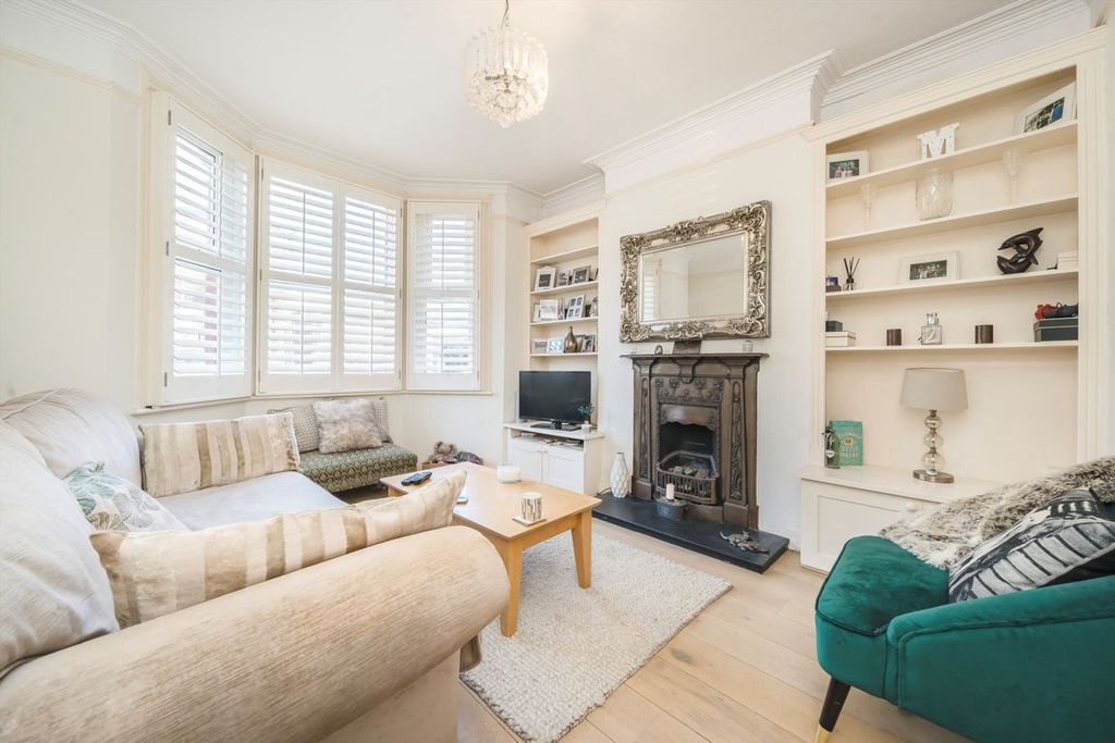 Property photo 2 of 8