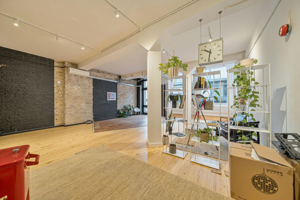 Property photo 3 of 15 1380534569295Df576735Arw1.Jpg