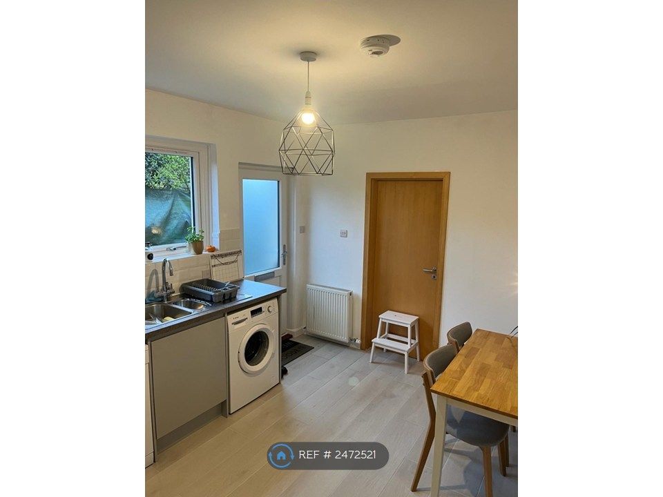 Property photo 3 of 15 Kitchen