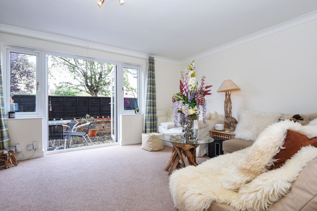 Property photo 1 of 8 206378 (3)