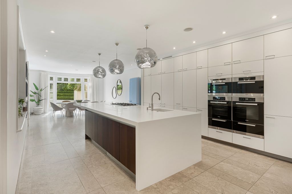 Property photo 2 of 30