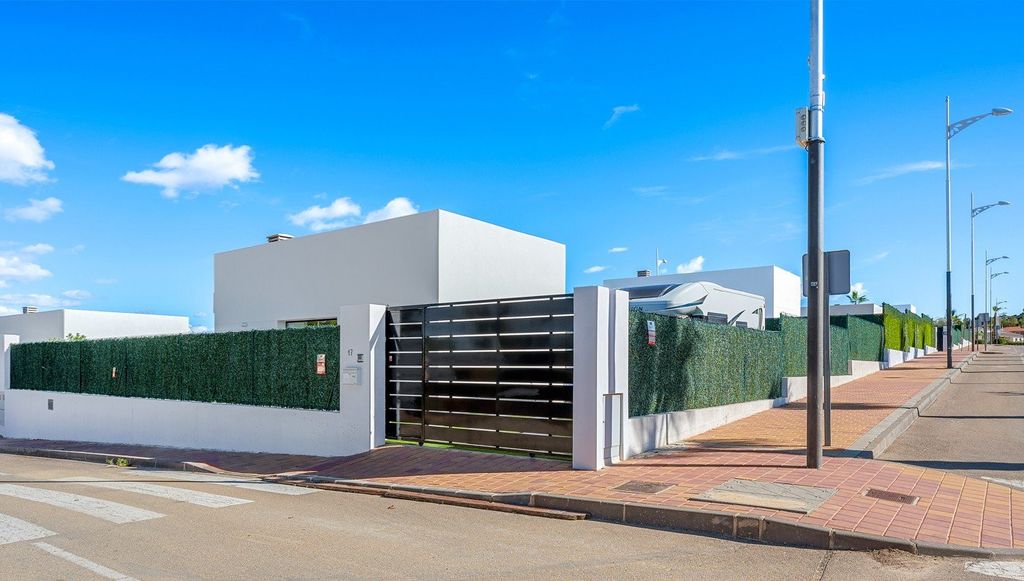 Property photo 3 of 37