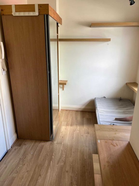 Property photo 2 of 3