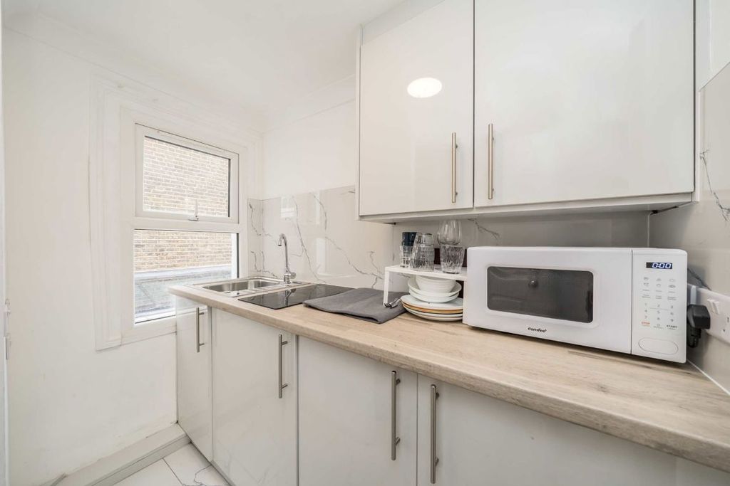 Property photo 2 of 3
