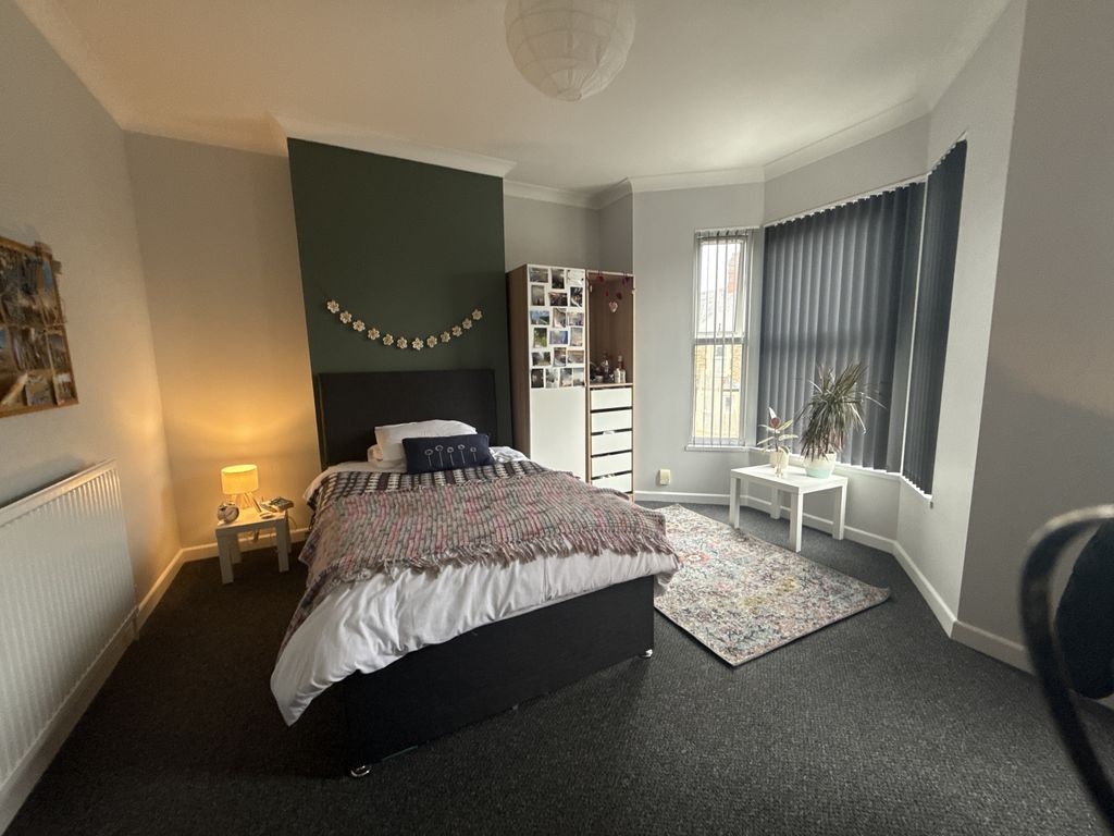 Property photo 3 of 7 Bedroom