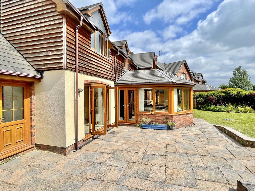 Property photo 3 of 31 Picture No. 18