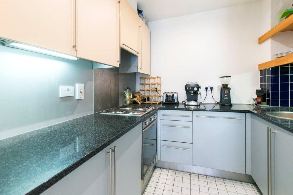 Property photo 2 of 11 Kitchen