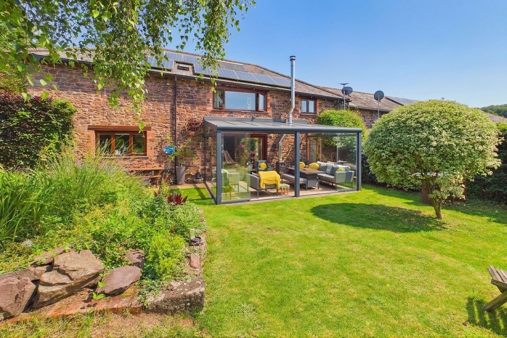 Property photo 1 of 32