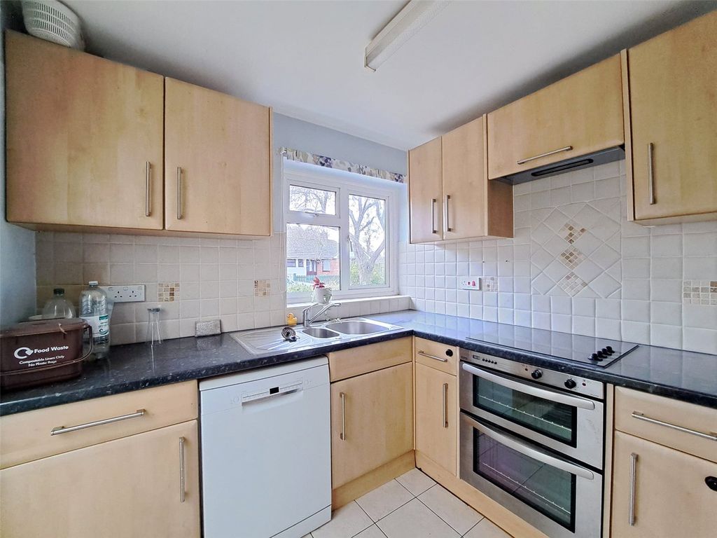 Property photo 2 of 19 Picture No. 10