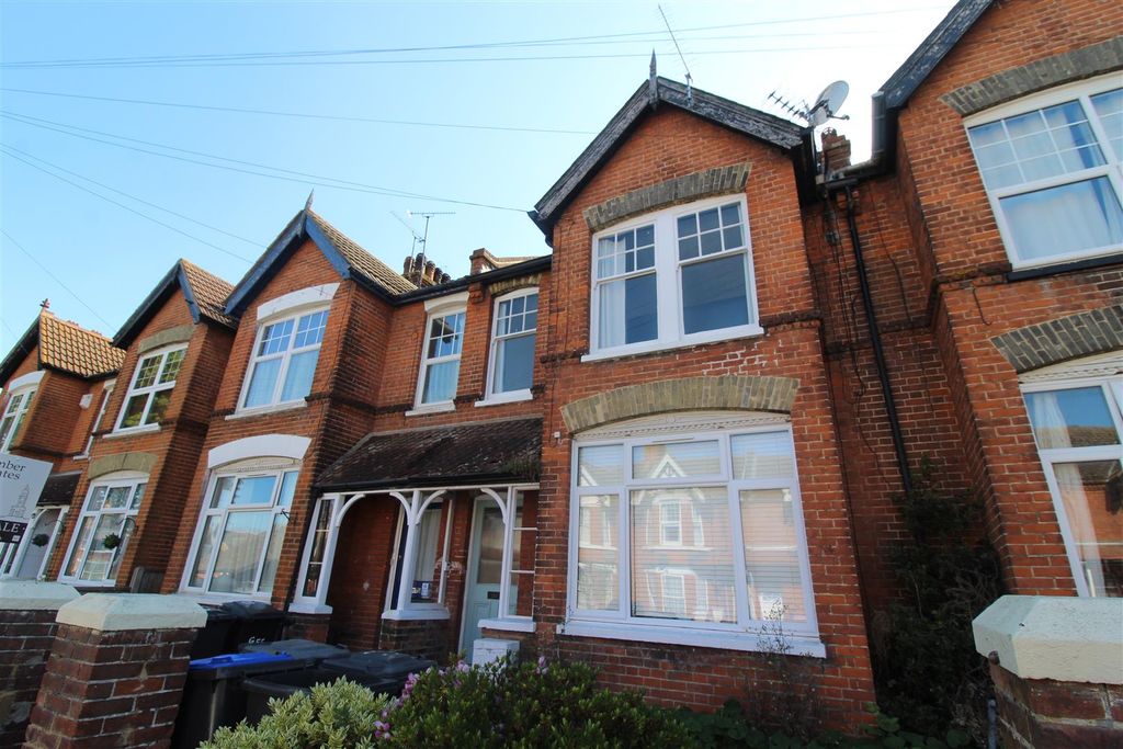 Property photo 1 of 12