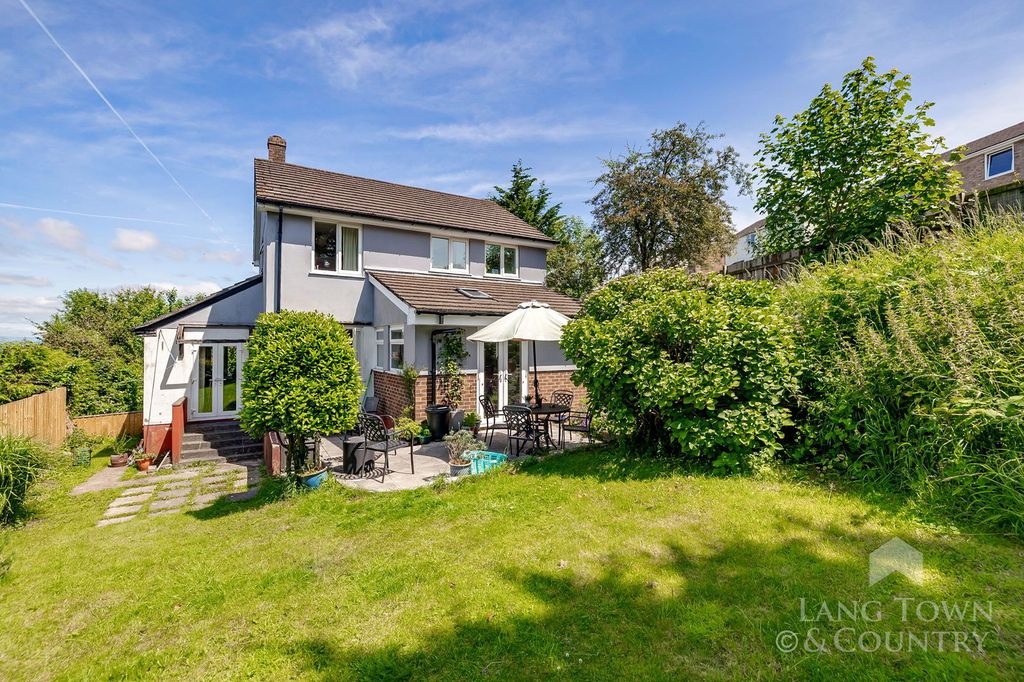Property photo 2 of 19