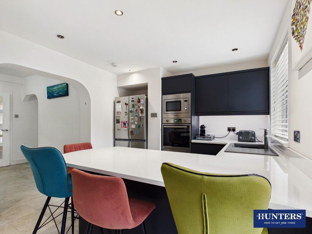 Property photo 3 of 20 Breakfast Kitchen