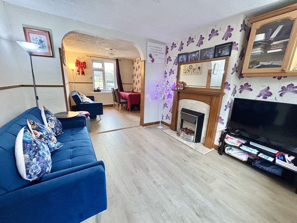 Property photo 2 of 25 Lounge