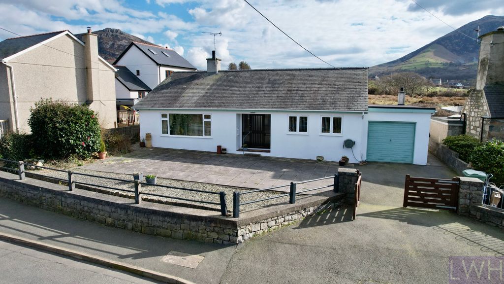 Property photo 2 of 19 2