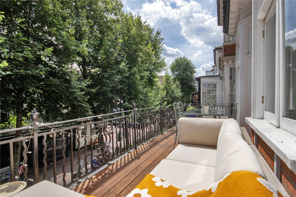 Property photo 2 of 13 Balcony