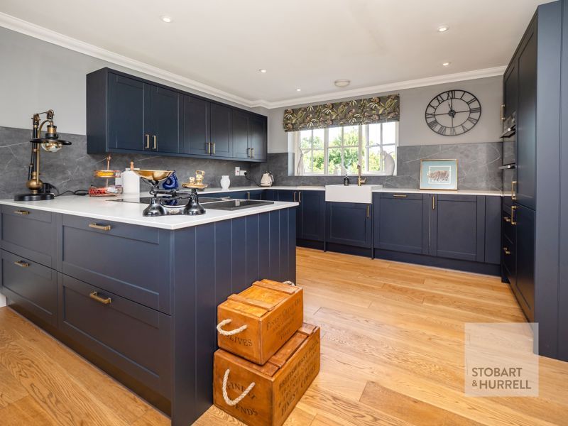 Property photo 2 of 25 Kitchen