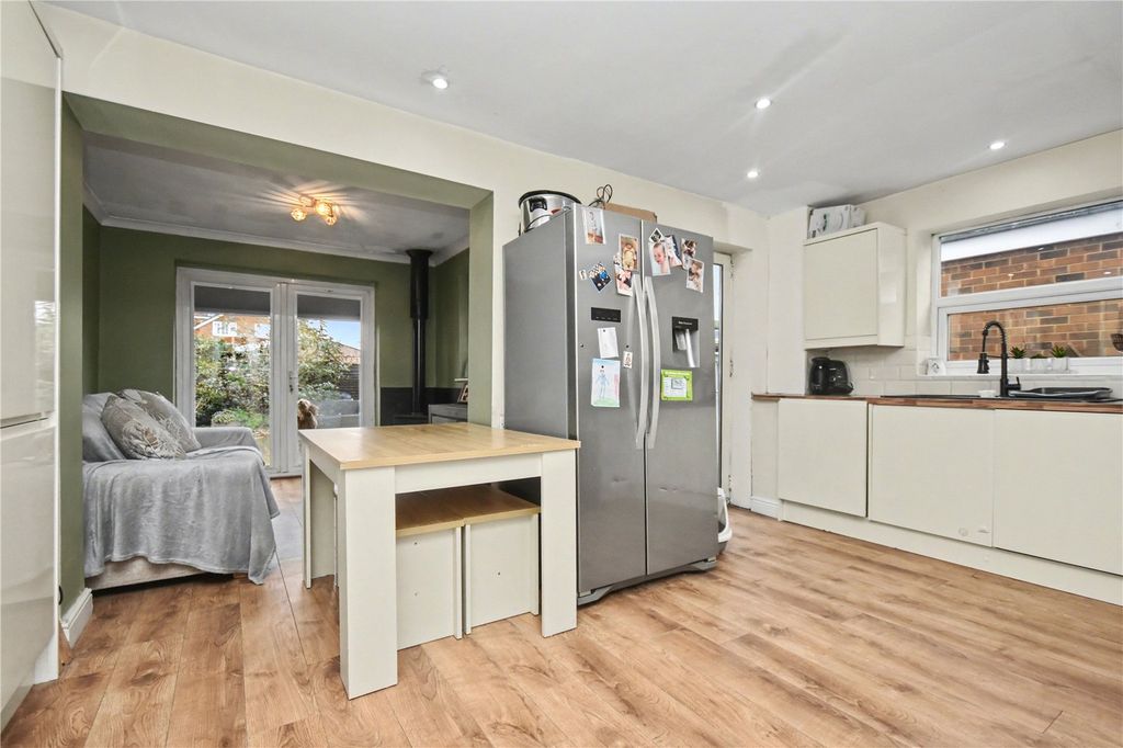 Property photo 3 of 12 Picture No. 11