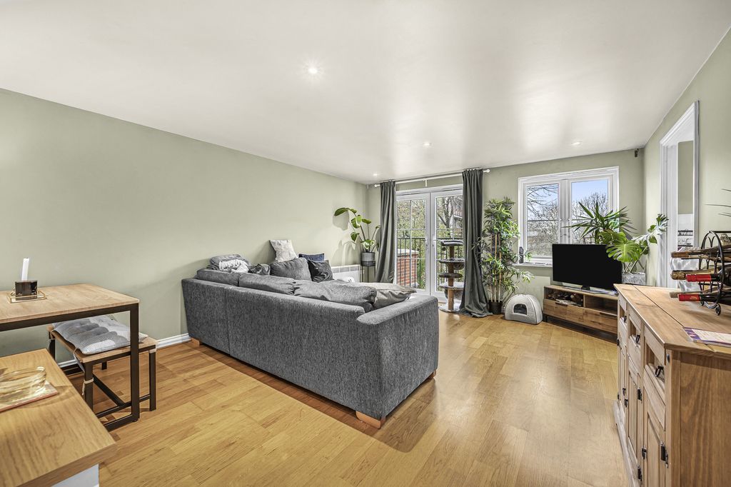 Property photo 3 of 11