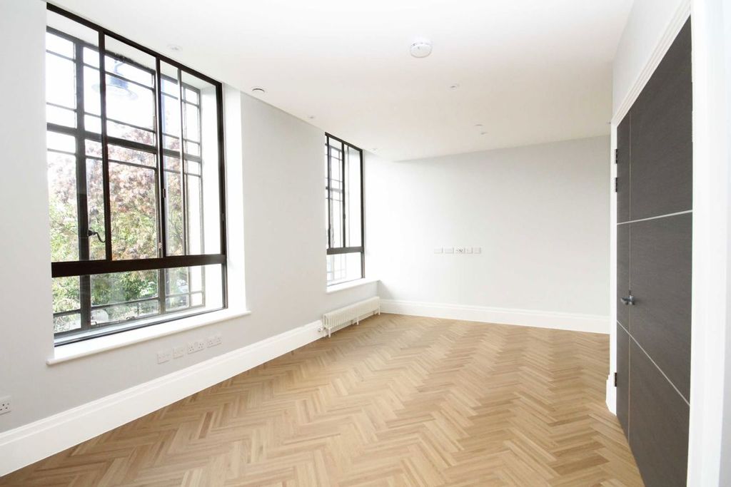 Property photo 3 of 5