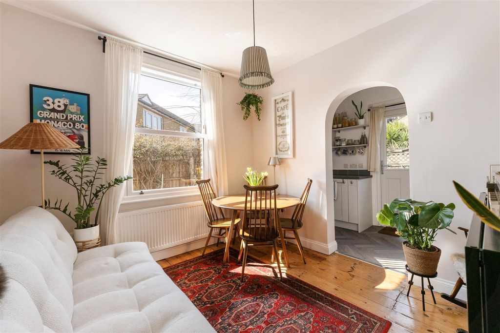 Property photo 3 of 42 Warner Road, E17