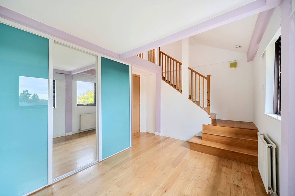 Property photo 3 of 21